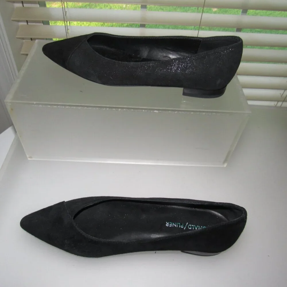 Donald J Pliner “Palma” Black Suede Pointed-Toe Slip-On Flats Shoes – Size 6M